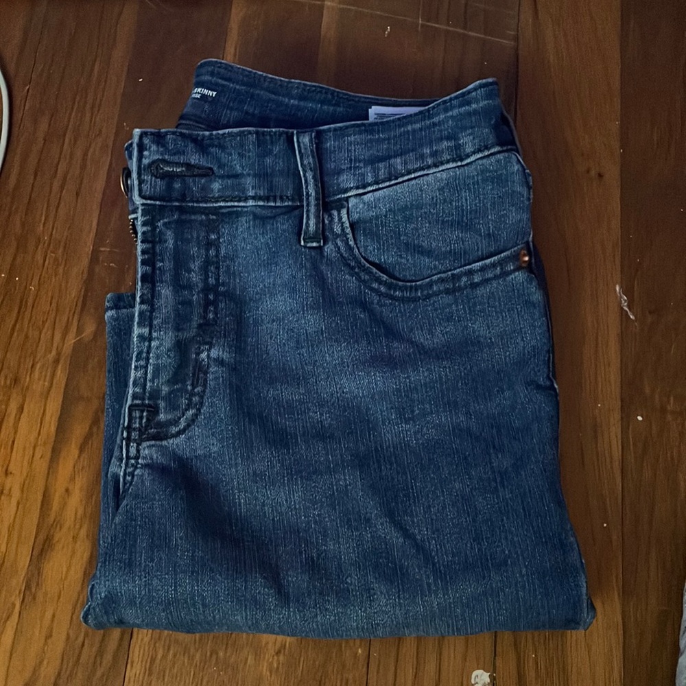 Old navy super skinny mid-rise jeans, size medium